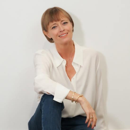 Natalie Hall sitting, ready for hypnotherapy sessions online and in Bournemouth.